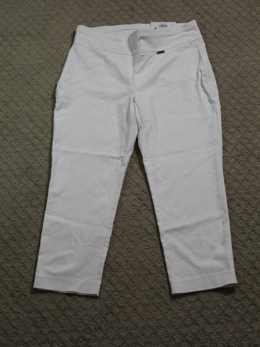 NWT INC Size 6 Bright White Skinny Capri Pull On Pants